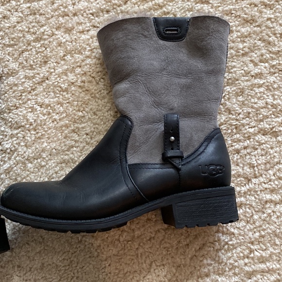 ♥️Ugg gray and black suede and shearling Sz 7 boots. Can be worn up or down - Picture 2 of 9